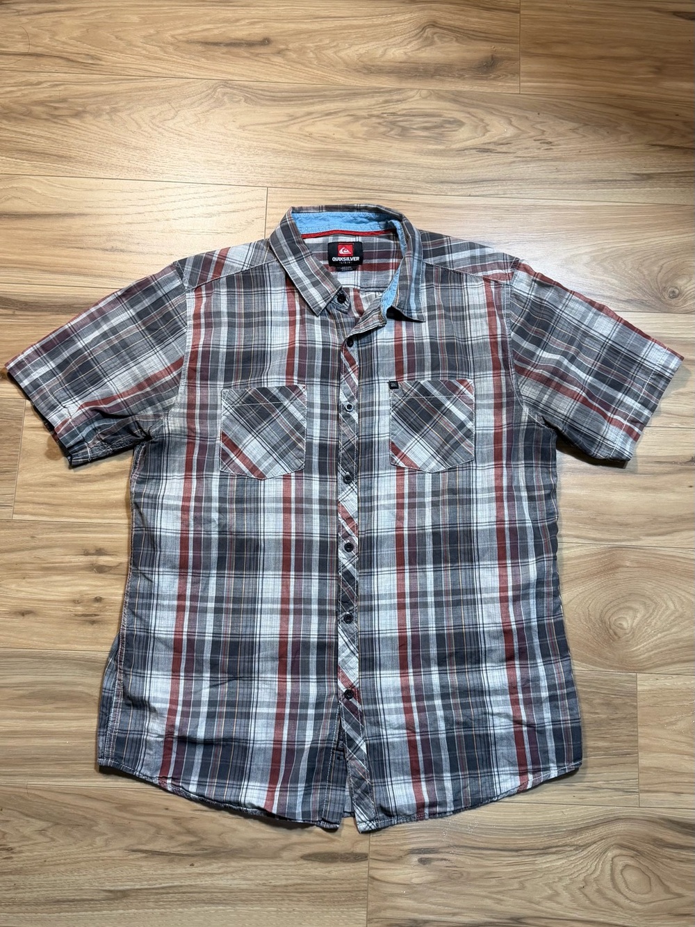 Quiksilver Men’s Short-Sleeve Plaid Button-Down Shirt - Brown/Gray/Red